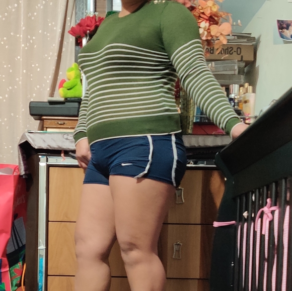 ZARA KNIT GREEN SWEATER  BUTTON SIZE MEDIUM - Picture 4 of 8